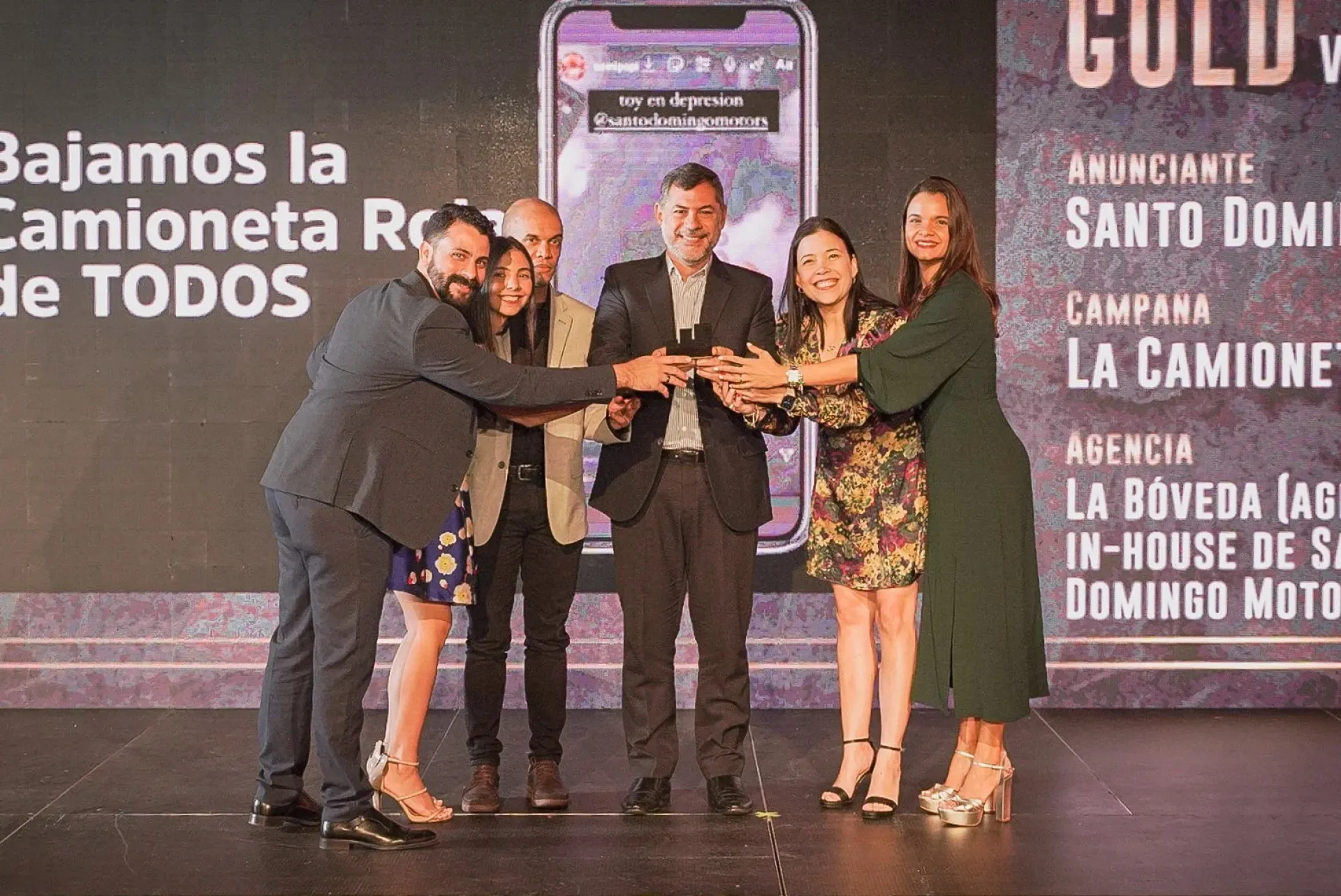 “Campaign La Camioneta Roja de Todos” by Santo Domingo Motors wins Effie Award