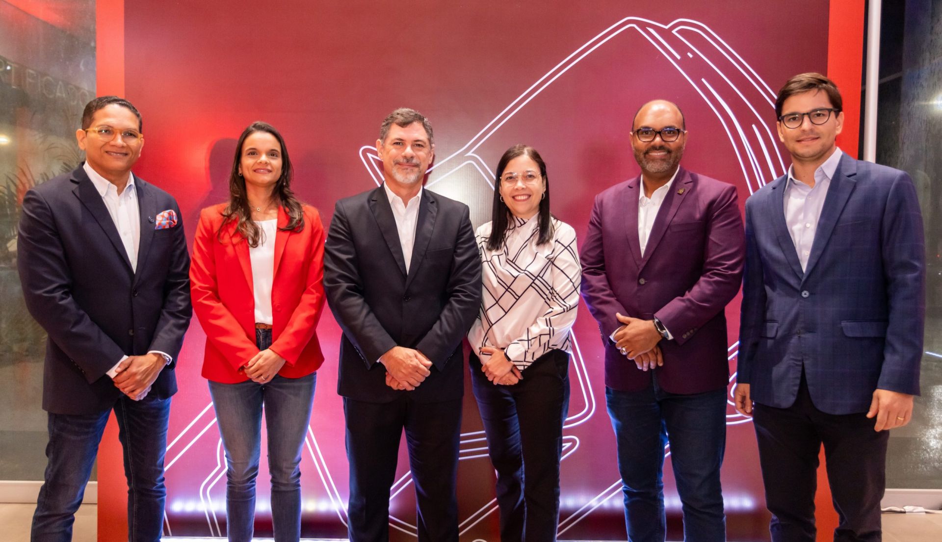 Santo Domingo Motors impulsa la educación vial con tercera temporada del podcast «La Camioneta Roja»