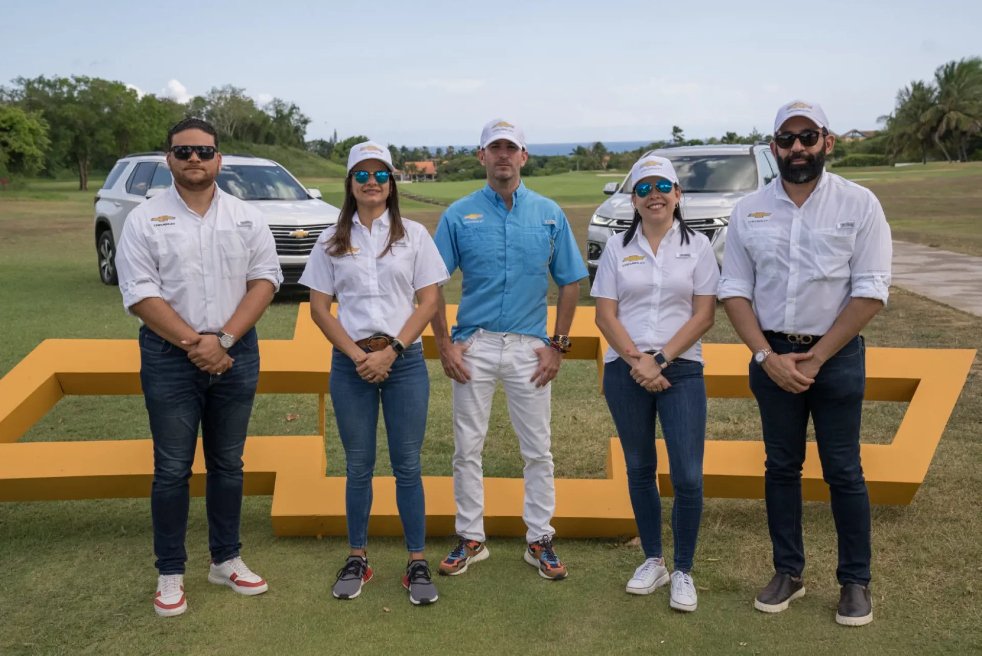 SDM presented the new Chevrolet Traverse to golfers at the AMCHAMDR tournament